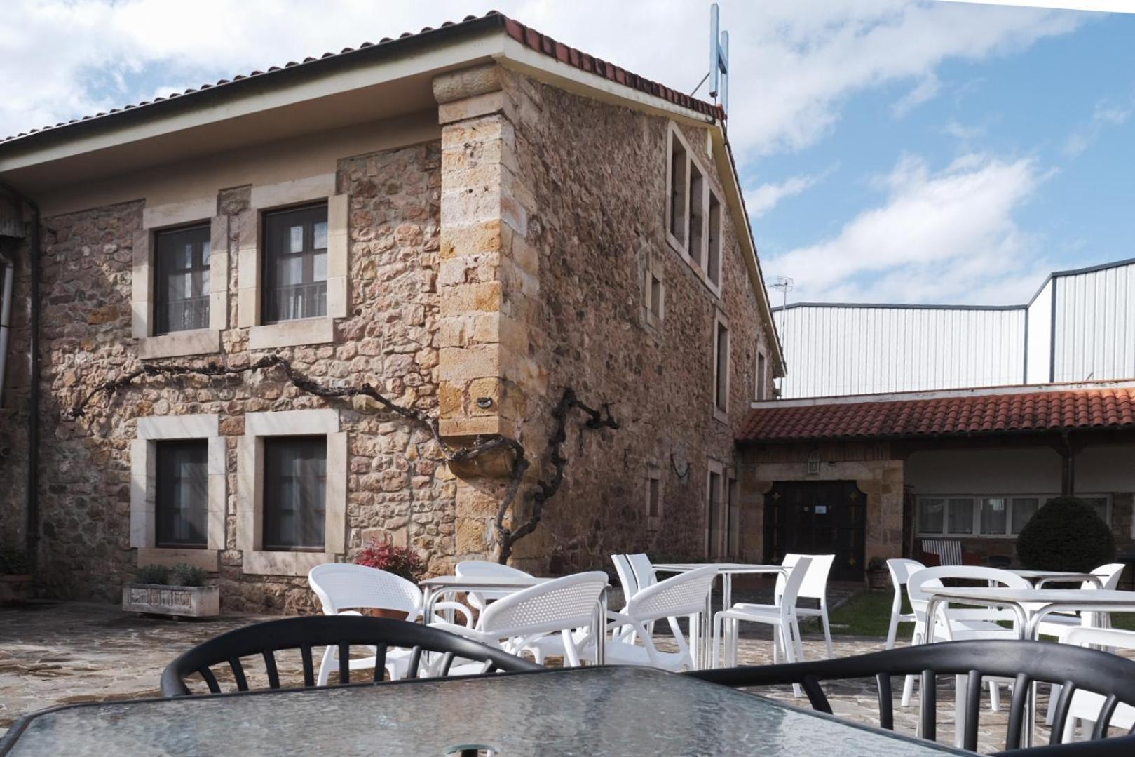 Posada La Estela De Barros Corrales De Buelna Екстериор снимка