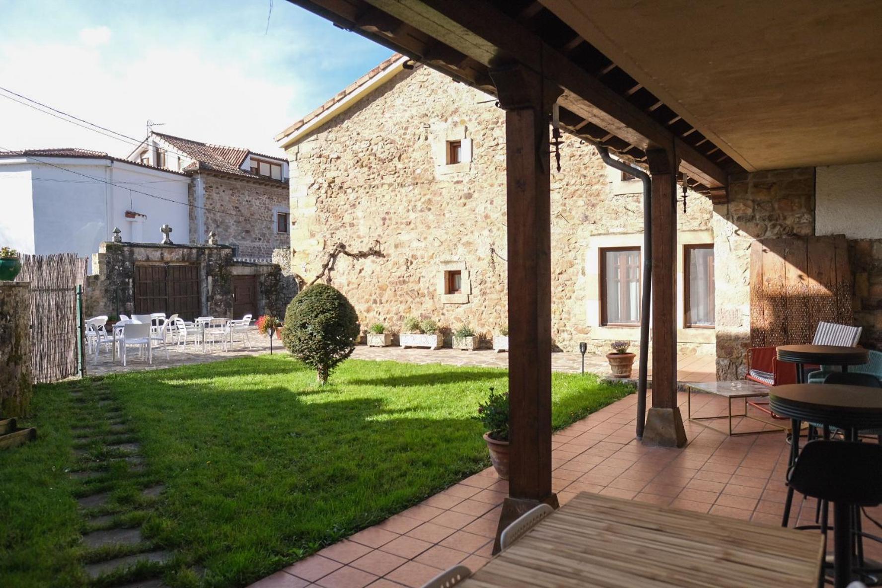 Posada La Estela De Barros Corrales De Buelna Екстериор снимка